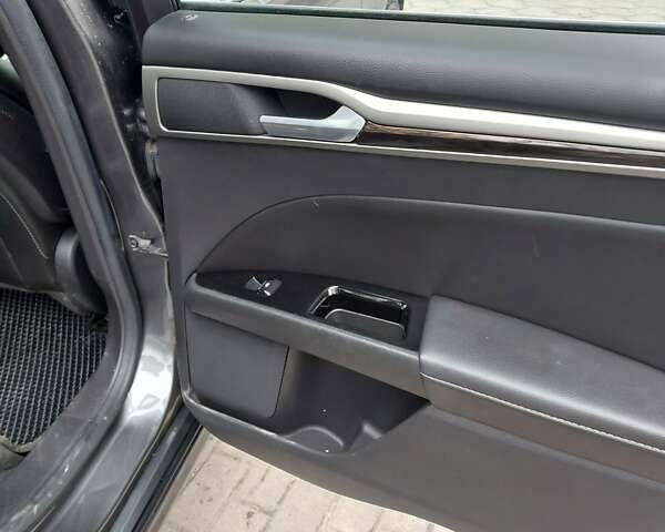 Серый Форд Фьюжн, объемом двигателя 2 л и пробегом 190 тыс. км за 13000 $, фото 26 на Automoto.ua