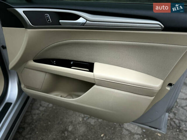 Сірий Форд Фьюжен, об'ємом двигуна 2.49 л та пробігом 290 тис. км за 8899 $, фото 34 на Automoto.ua