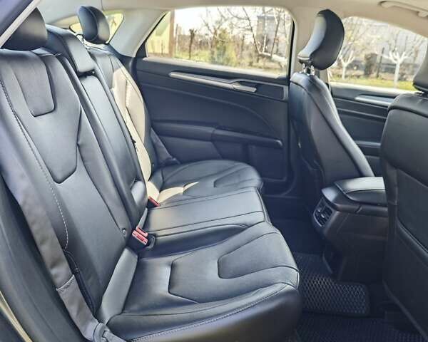 Сірий Форд Фьюжен, об'ємом двигуна 2 л та пробігом 162 тис. км за 11500 $, фото 31 на Automoto.ua