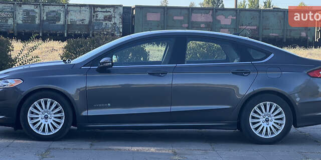 Сірий Форд Фьюжен, об'ємом двигуна 2 л та пробігом 138 тис. км за 11200 $, фото 4 на Automoto.ua