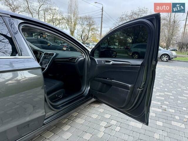 Сірий Форд Фьюжен, об'ємом двигуна 2 л та пробігом 163 тис. км за 8300 $, фото 36 на Automoto.ua