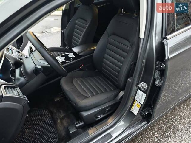 Серый Форд Фьюжн, объемом двигателя 2.49 л и пробегом 180 тыс. км за 9999 $, фото 27 на Automoto.ua