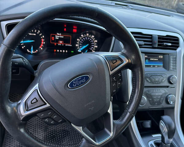 Сірий Форд Фьюжен, об'ємом двигуна 1.5 л та пробігом 248 тис. км за 7900 $, фото 37 на Automoto.ua