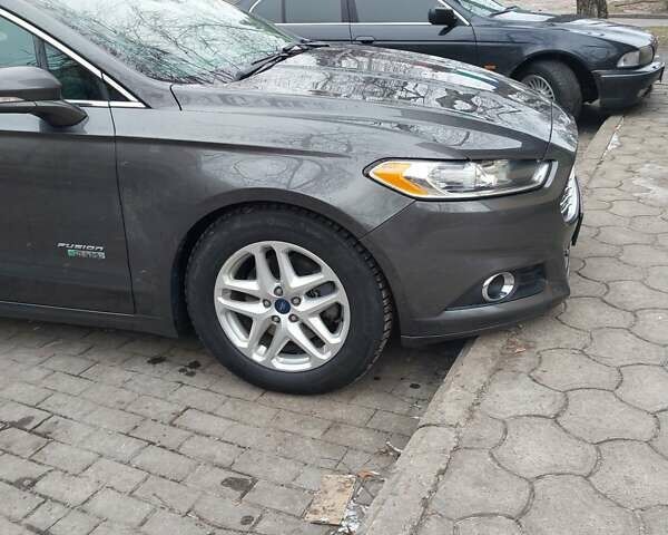 Серый Форд Фьюжн, объемом двигателя 2 л и пробегом 190 тыс. км за 13000 $, фото 32 на Automoto.ua