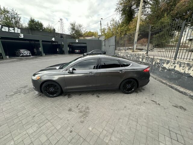 Сірий Форд Фьюжен, об'ємом двигуна 2 л та пробігом 107 тис. км за 11500 $, фото 6 на Automoto.ua
