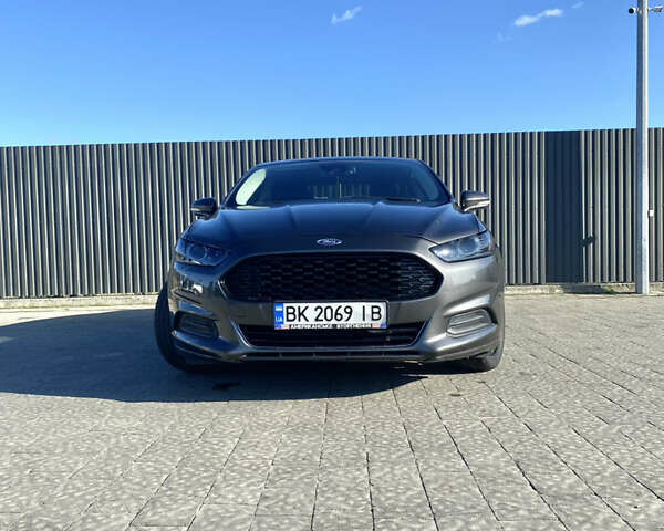 Форд Фьюжн 2015 в Львове на Automoto.ua Серый Форд Фьюжн, объемом двигателя 2.5 л и пробегом 201 тыс. км за 9999 $, фото 5 на Automoto.ua