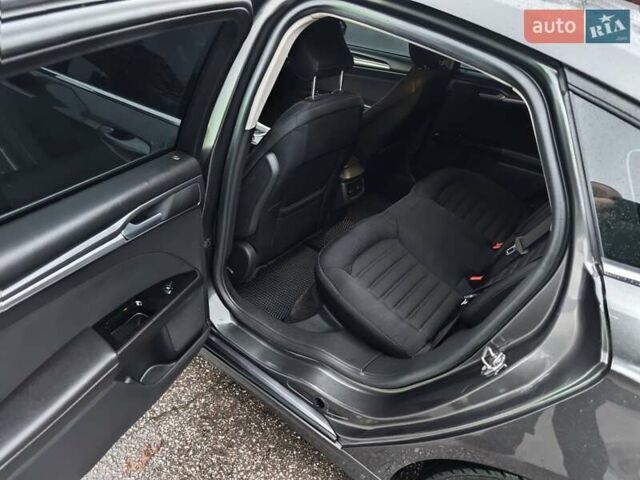 Серый Форд Фьюжн, объемом двигателя 2.49 л и пробегом 180 тыс. км за 9999 $, фото 11 на Automoto.ua