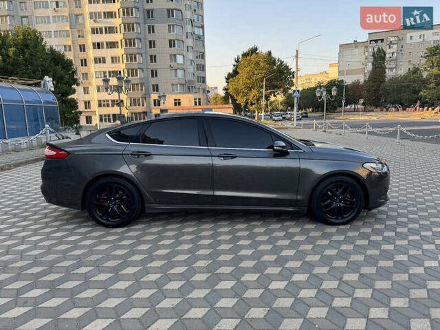 Серый Форд Фьюжн, объемом двигателя 2.49 л и пробегом 206 тыс. км за 9300 $, фото 7 на Automoto.ua