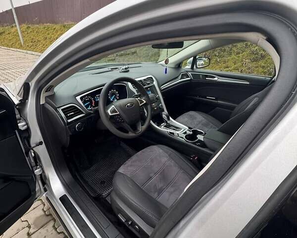 Серый Форд Фьюжн, объемом двигателя 2.5 л и пробегом 163 тыс. км за 10700 $, фото 6 на Automoto.ua