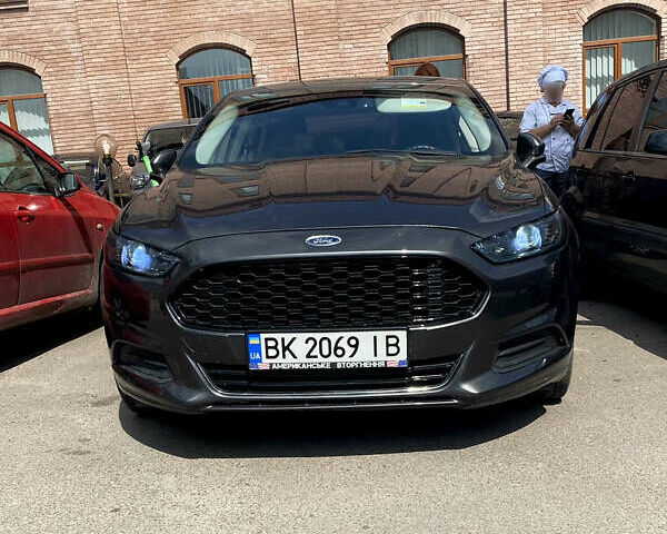 Форд Фьюжн 2015 в Львове на Automoto.ua Серый Форд Фьюжн, объемом двигателя 2.5 л и пробегом 201 тыс. км за 9999 $, фото 15 на Automoto.ua