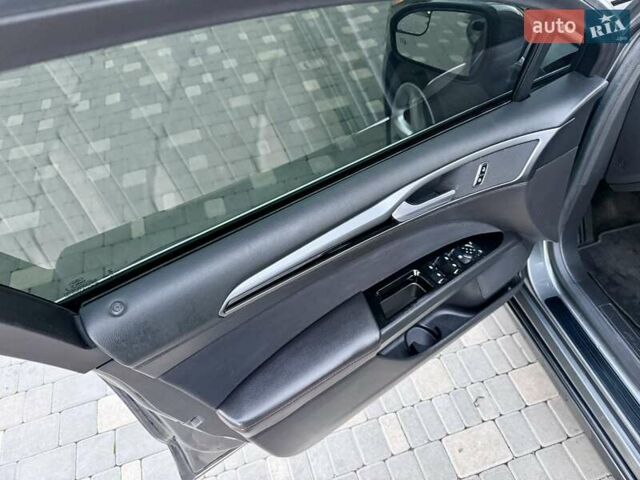 Сірий Форд Фьюжен, об'ємом двигуна 2 л та пробігом 163 тис. км за 8300 $, фото 27 на Automoto.ua