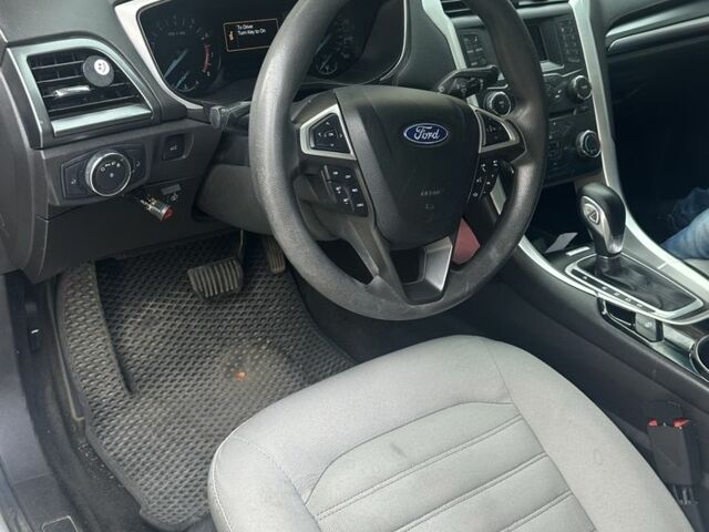 Серый Форд Фьюжн, объемом двигателя 2.5 л и пробегом 340 тыс. км за 9900 $, фото 5 на Automoto.ua