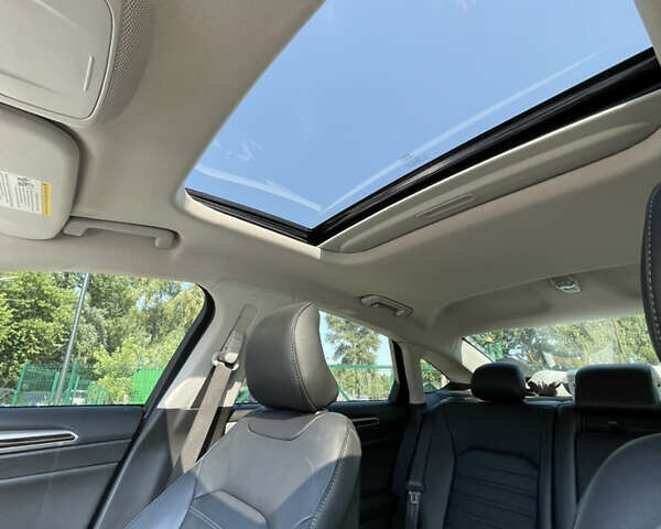 Сірий Форд Фьюжен, об'ємом двигуна 2 л та пробігом 129 тис. км за 12000 $, фото 32 на Automoto.ua