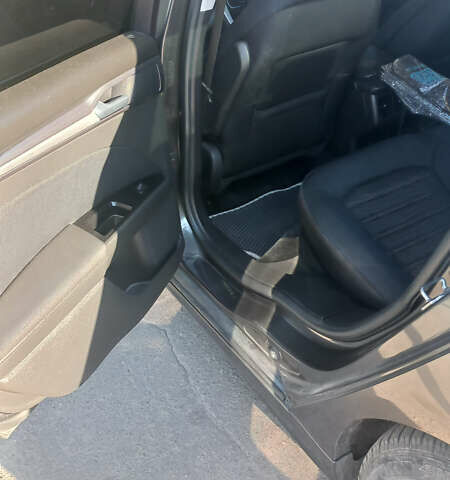 Серый Форд Фьюжн, объемом двигателя 2.49 л и пробегом 162 тыс. км за 11800 $, фото 8 на Automoto.ua