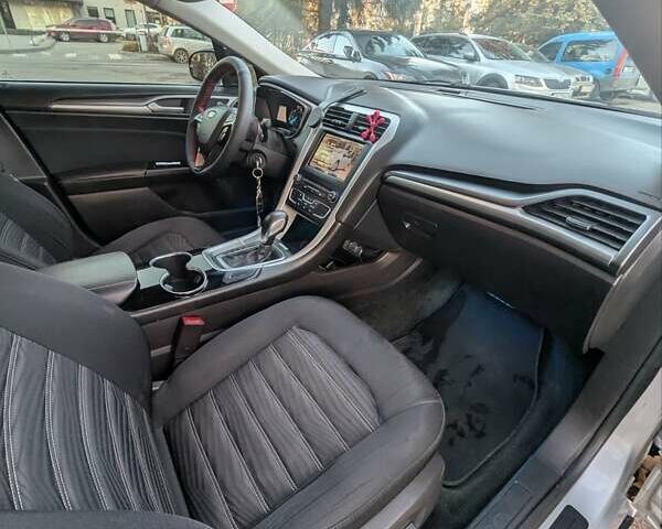 Сірий Форд Фьюжен, об'ємом двигуна 2.49 л та пробігом 138 тис. км за 10500 $, фото 6 на Automoto.ua