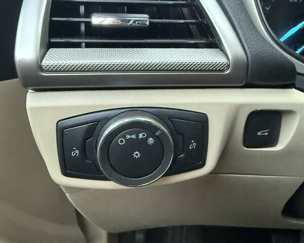 Серый Форд Фьюжн, объемом двигателя 2.49 л и пробегом 150 тыс. км за 9500 $, фото 10 на Automoto.ua