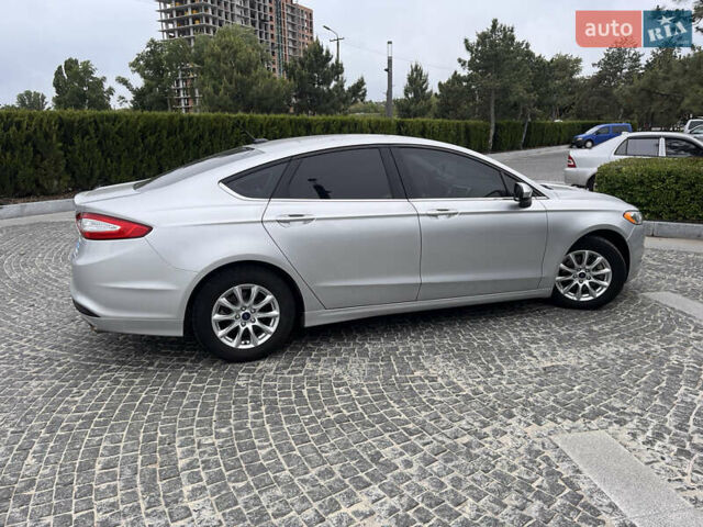 Серый Форд Фьюжн, объемом двигателя 2.49 л и пробегом 190 тыс. км за 9000 $, фото 4 на Automoto.ua