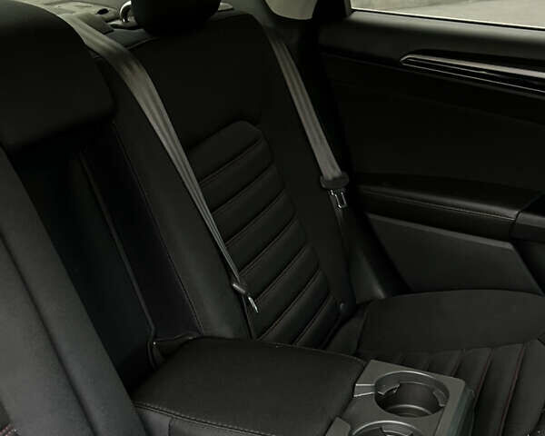 Серый Форд Фьюжн, объемом двигателя 2 л и пробегом 250 тыс. км за 9200 $, фото 24 на Automoto.ua