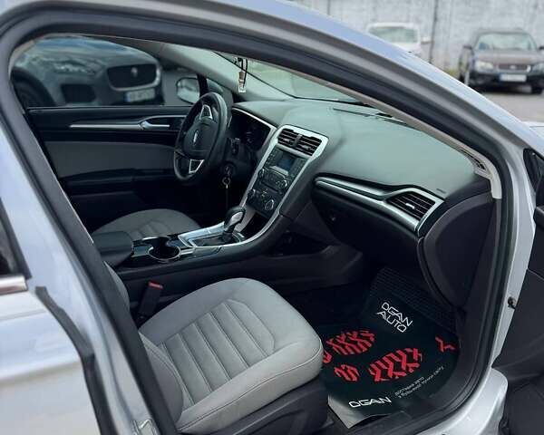 Сірий Форд Фьюжен, об'ємом двигуна 2.5 л та пробігом 140 тис. км за 10500 $, фото 2 на Automoto.ua