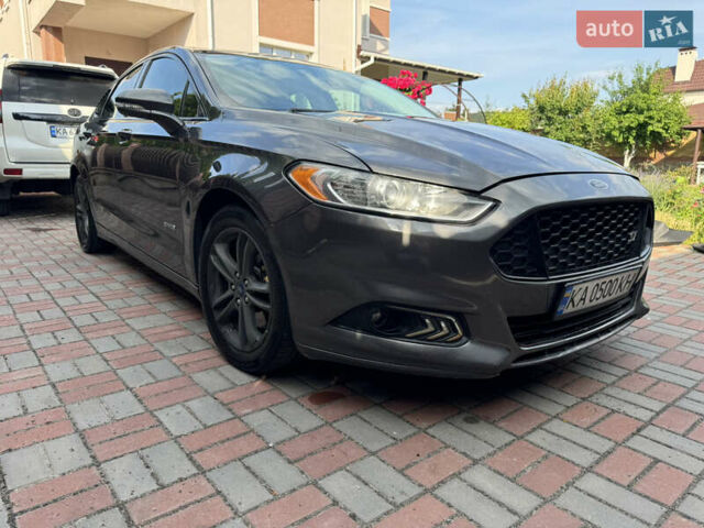 Серый Форд Фьюжн, объемом двигателя 2 л и пробегом 226 тыс. км за 11275 $, фото 5 на Automoto.ua