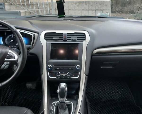 Серый Форд Фьюжн, объемом двигателя 2 л и пробегом 190 тыс. км за 13000 $, фото 23 на Automoto.ua