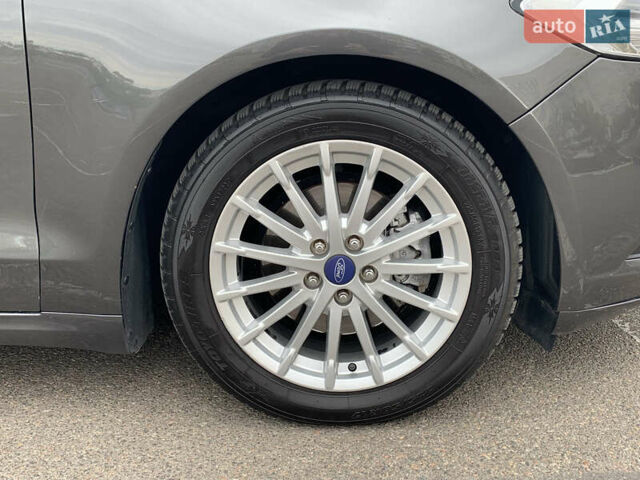 Сірий Форд Фьюжен, об'ємом двигуна 1.5 л та пробігом 130 тис. км за 9200 $, фото 9 на Automoto.ua