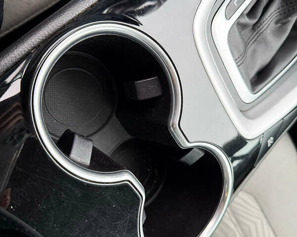 Сірий Форд Фьюжен, об'ємом двигуна 2 л та пробігом 148 тис. км за 11500 $, фото 9 на Automoto.ua