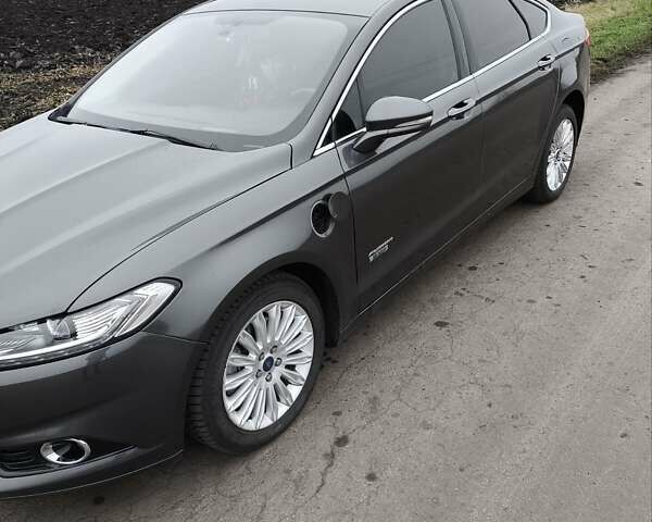 Сірий Форд Фьюжен, об'ємом двигуна 2 л та пробігом 155 тис. км за 12500 $, фото 1 на Automoto.ua