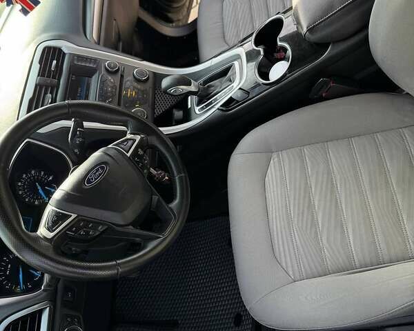 Серый Форд Фьюжн, объемом двигателя 2.49 л и пробегом 294 тыс. км за 9400 $, фото 4 на Automoto.ua