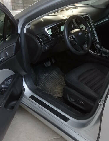 Серый Форд Фьюжн, объемом двигателя 2.49 л и пробегом 165 тыс. км за 7000 $, фото 6 на Automoto.ua