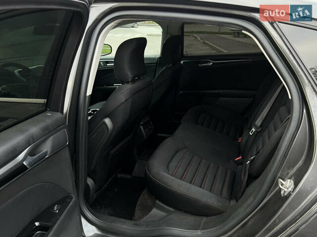 Серый Форд Фьюжн, объемом двигателя 2 л и пробегом 250 тыс. км за 9200 $, фото 13 на Automoto.ua