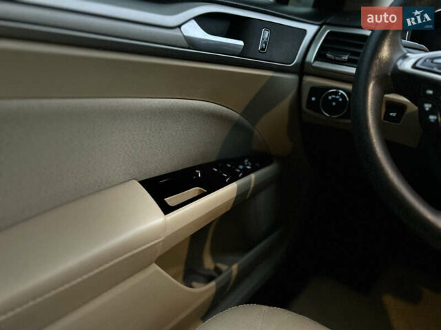 Сірий Форд Фьюжен, об'ємом двигуна 2.49 л та пробігом 290 тис. км за 8899 $, фото 60 на Automoto.ua