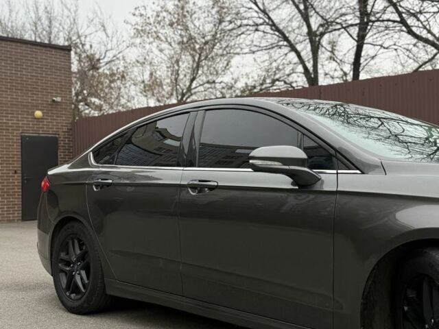 Серый Форд Фьюжн, объемом двигателя 2.5 л и пробегом 170 тыс. км за 7950 $, фото 5 на Automoto.ua