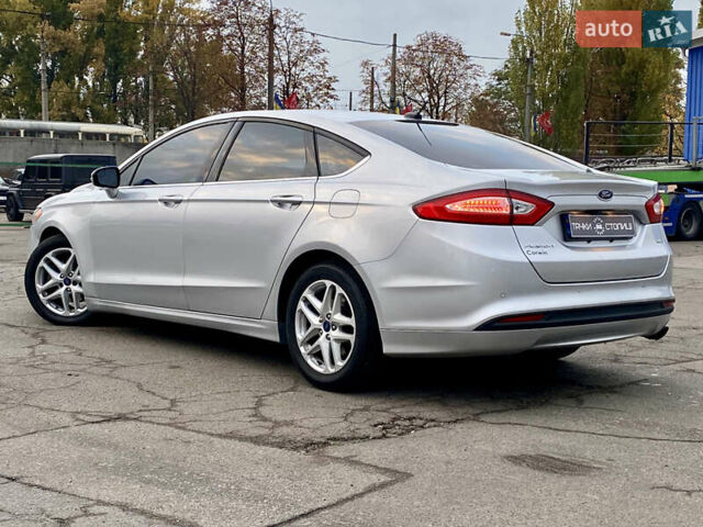 Серый Форд Фьюжн, объемом двигателя 2.49 л и пробегом 194 тыс. км за 9300 $, фото 4 на Automoto.ua