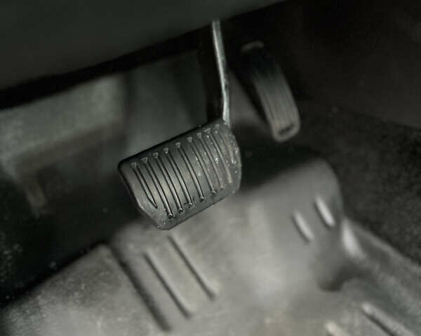 Серый Форд Фьюжн, объемом двигателя 2.5 л и пробегом 211 тыс. км за 9700 $, фото 18 на Automoto.ua