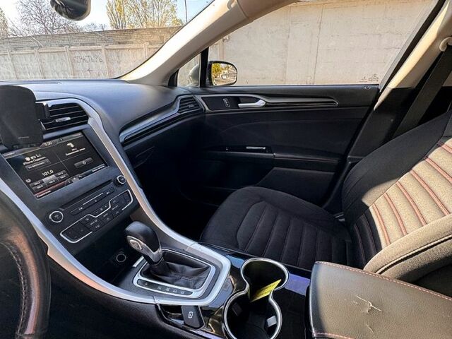 Серый Форд Фьюжн, объемом двигателя 2.5 л и пробегом 107 тыс. км за 9300 $, фото 5 на Automoto.ua