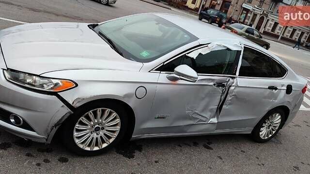 Серый Форд Фьюжн, объемом двигателя 2 л и пробегом 343 тыс. км за 6990 $, фото 3 на Automoto.ua