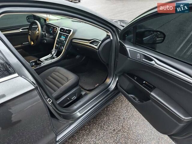 Серый Форд Фьюжн, объемом двигателя 2.49 л и пробегом 180 тыс. км за 9999 $, фото 19 на Automoto.ua