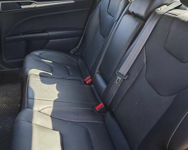 Сірий Форд Фьюжен, об'ємом двигуна 2 л та пробігом 162 тис. км за 11500 $, фото 44 на Automoto.ua