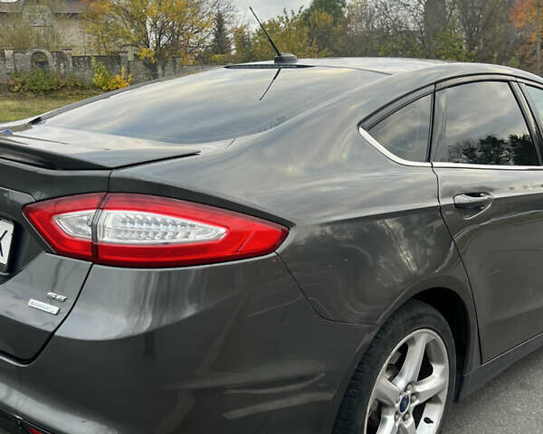 Серый Форд Фьюжн, объемом двигателя 2 л и пробегом 250 тыс. км за 9200 $, фото 6 на Automoto.ua