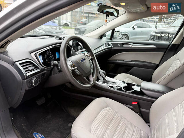 Сірий Форд Фьюжен, об'ємом двигуна 2 л та пробігом 148 тис. км за 11500 $, фото 1 на Automoto.ua