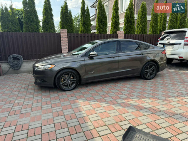 Серый Форд Фьюжн, объемом двигателя 2 л и пробегом 226 тыс. км за 11275 $, фото 3 на Automoto.ua