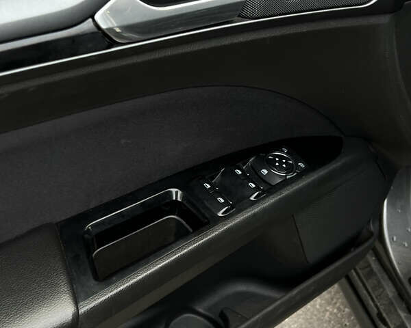 Серый Форд Фьюжн, объемом двигателя 2 л и пробегом 250 тыс. км за 9200 $, фото 16 на Automoto.ua