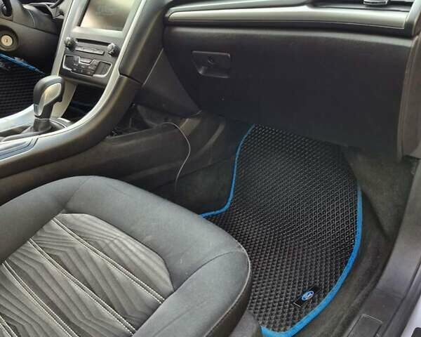 Серый Форд Фьюжн, объемом двигателя 2.49 л и пробегом 184 тыс. км за 9800 $, фото 20 на Automoto.ua