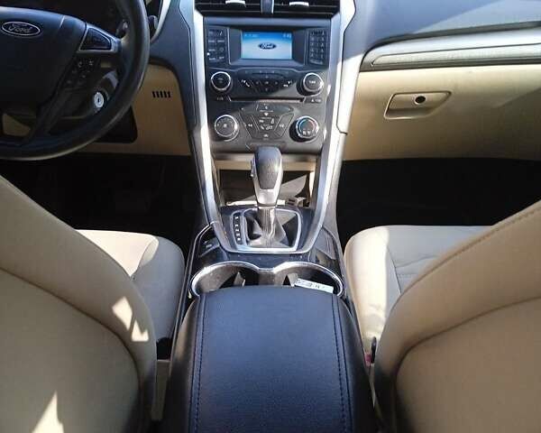 Серый Форд Фьюжн, объемом двигателя 2.5 л и пробегом 286 тыс. км за 9500 $, фото 3 на Automoto.ua