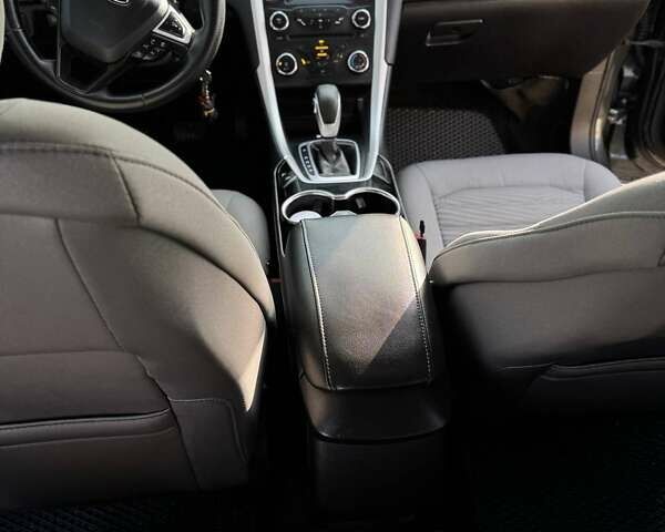 Серый Форд Фьюжн, объемом двигателя 2.49 л и пробегом 294 тыс. км за 9400 $, фото 5 на Automoto.ua