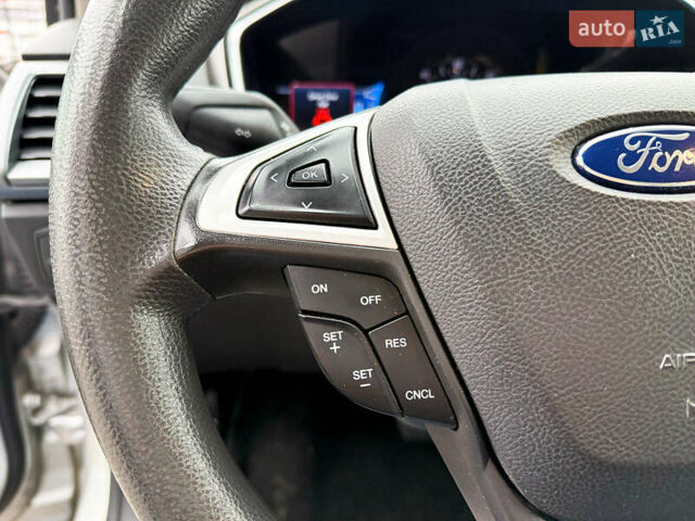 Сірий Форд Фьюжен, об'ємом двигуна 2 л та пробігом 148 тис. км за 11500 $, фото 5 на Automoto.ua