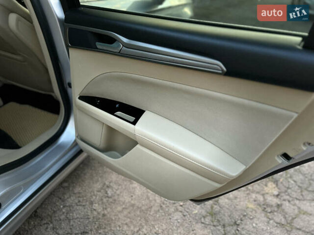 Сірий Форд Фьюжен, об'ємом двигуна 2.49 л та пробігом 290 тис. км за 8899 $, фото 43 на Automoto.ua