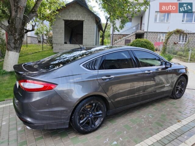 Серый Форд Фьюжн, объемом двигателя 2 л и пробегом 170 тыс. км за 12500 $, фото 4 на Automoto.ua