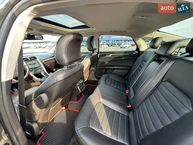 Сірий Форд Фьюжен, об'ємом двигуна 2 л та пробігом 182 тис. км за 10500 $, фото 6 на Automoto.ua